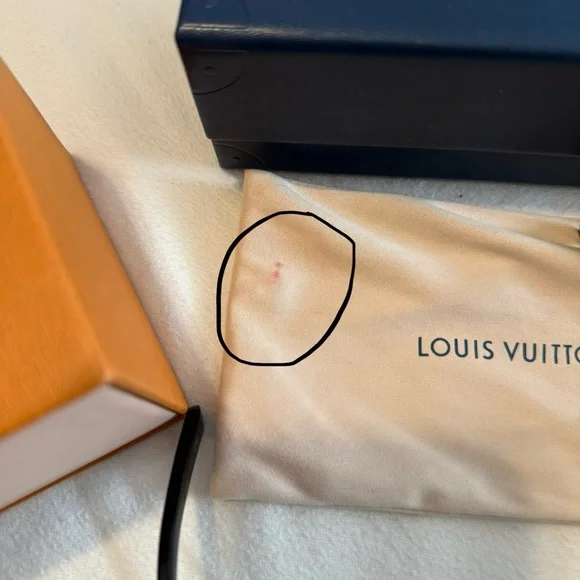 Louis Vuitton Black Hexagonal Oversized Sunglasses - Picture 7 of 7